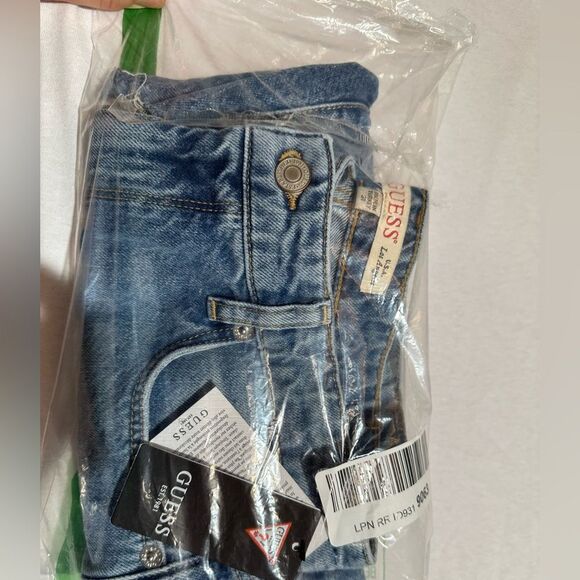 Guess Repose 80’s Brand New cutoff shorts - Picture 7 of 7